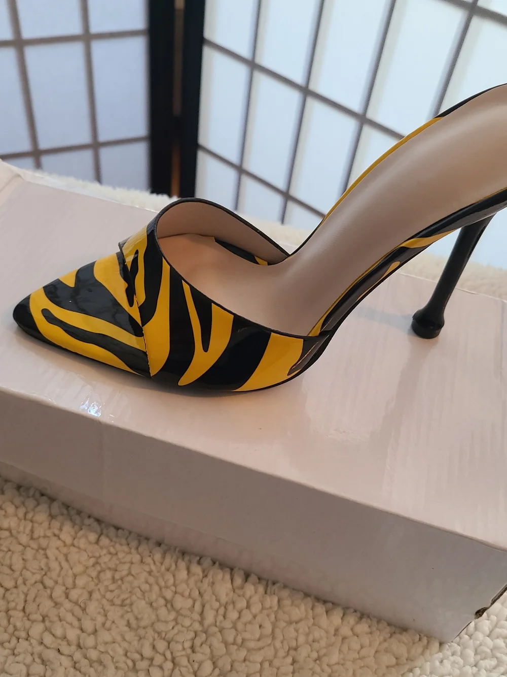 N/A eye catching